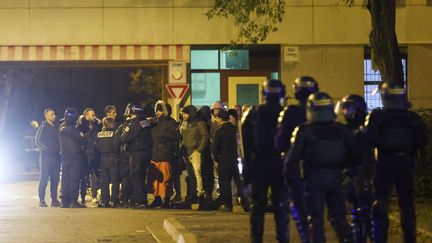 Des tensions à Romans-sur-Isère pendant une expédition punitive à l'appel de groupuscules d'ultradroite après la mort de Thomas au bal de Crepol. (FABRICE HEBRARD / MAXPPP)