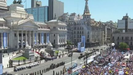 Argentine : Javier Milei investi président (Franceinfo)