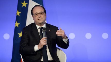 Le président de la République, François Hollande, lors d'une conférence sur le système éducatif à Paris, le 2 mai 2016. (STEPHANE DE SAKUTIN / AFP)