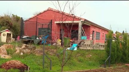 Le domicile de&nbsp;Delphine Aussaguel, disparue dans la nuit du 15 au 16 décembre à&nbsp;Cagnac-Les-Mines (Tarn). (CAPTURE ECRAN FRANCE 2)