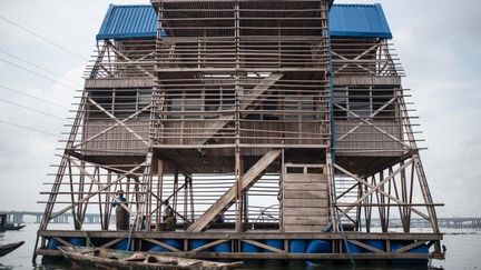 Car ce monde parallèle ne cesse de s'étendre. Makoko est le bidonville le plus connu. On peut citer aussi Otobo Gbame, Banga et Ebute Metta. Une agglomération de 300.000 habitants. (AFP/Stephan Heunis)