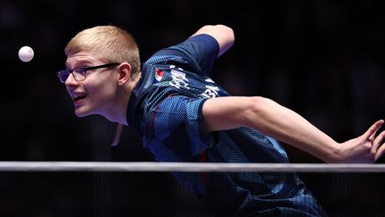 Félix Lebrun lors de la finale des championnats du monde de tennis de table par équipes, le 25 février 2024 à Busan (Corée du Sud). (YANG SHIYAO / AFP)