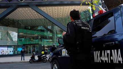 Un policier à Mexico, le 13 mars 2019. (HENRY ROMERO / REUTERS)