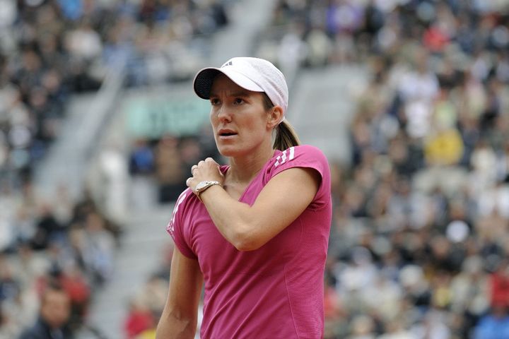 Justine Hénin après avoir perdu au quatrième tour du tournoi de Roland-Garros, le 31 mai 2010.&nbsp; (BERTRAND GUAY / AFP)