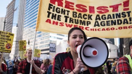 Manifestation à Chicago contre Donald Trump le 19 février. (MAX HERMAN / NURPHOTO)