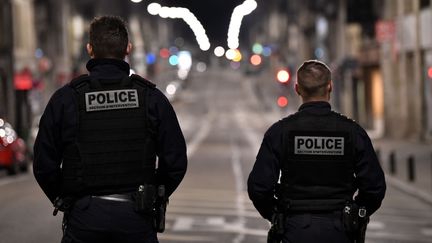 Les policiers mobilisés de nuit pourront bientôt bénéficier d'une indemnité annonce le ministère de l'intérieur. Photo d'illustration (ALEXANDRE MARCHI / MAXPPP)