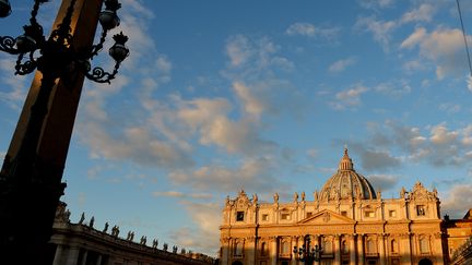 La basilique Saint-Pierre de Rome, au Vatican, le 4 &nbsp;d&eacute;cembre 2014. (VINCENZO PINTO / AFP)