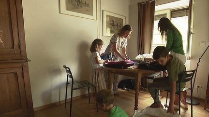 Rentrée des classes : les familles s'organisent à la veille du jour J. (FRANCE 3)