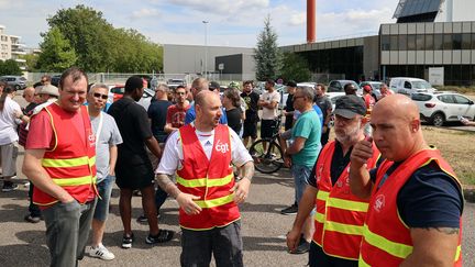 Rassemblement des salariés de Clestra le 13 juillet 2023. (LAURENT REA / MAXPPP)