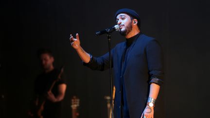 Le chanteur Slimane lors d'un concert en 2017. (VALLAURI NICOLAS / MAXPPP)