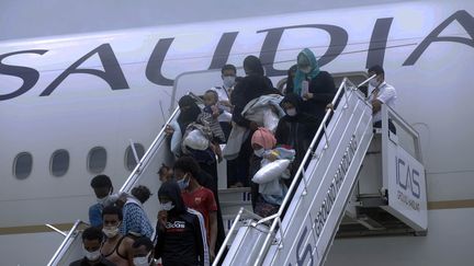  Des migrants éthiopiens bloqués en Arabie saoudite sont rapatriés à Addis-Abeba, en Ethiopie, le 7 juillet 2021.  (MINASSE WONDIMU HAILU / ANADOLU AGENCY)