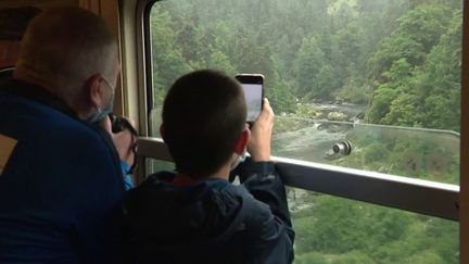 Haute-Loire : découverte des gorges de l'Allier avec le petit train cévenol