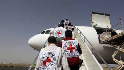 &nbsp; (La Croix-Rouge Internationale au Yemen en avril 2015©REUTERS/Khaled Abdullah Ali Al Mahdi)