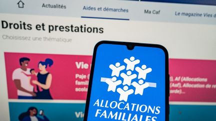 Des associations s'attaquent à l'algorithme antifraude utilisé par la Caisse nationale d'allocations familiales devant le Conseil d'Etat. (photo d'illustration) (JEAN-MARC BARRERE / HANS LUCAS / AFP)