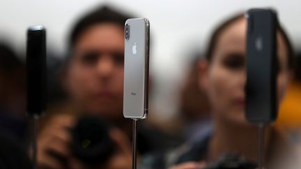 Le iPhone X présenté à Cupertino(Californie), le 12 septembre 2017. (JUSTIN SULLIVAN / GETTY IMAGES NORTH AMERICA)