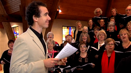 Cyrille Dubois dirige la chorale de Ouistreham
 (Cyrille Dubois)