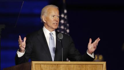 Joe Biden prononce son discours de victoire après avoir été déclaré vainqueur de l'élection présidentielle à Wilmington dans le Delaware, le 7 novembre 2020. (JIM LO SCALZO / EPA)