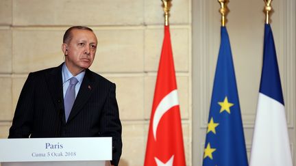 "Pourquoi vous ne me posez pas cette question ?" : Erdogan s'agace après une question d'un journaliste d'"Envoyé spécial"