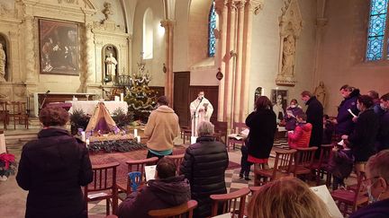 La messe de Noël s'est célébrée à 60&nbsp;à Blainville-sur-Orne près de Caen. (MARCELLIN ROBINE / RADIOFRANCE)