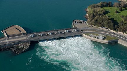  (Le barrage de la Rance fournit une partie de l'électricité verte d'EDF © MaxPPP)