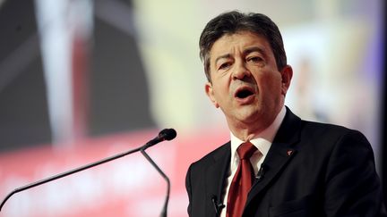 Le copr&eacute;sident du Parti de gauche, Jean-Luc M&eacute;lenchon, le 24 mars 2013 &agrave; Bordeaux (Gironde). (JEAN-PIERRE MULLER / AFP)