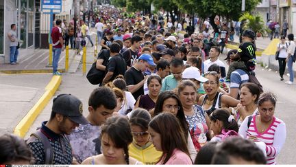 Ouverture de la frontière aux Vénézuéliens, la Colombie redoute un afflux