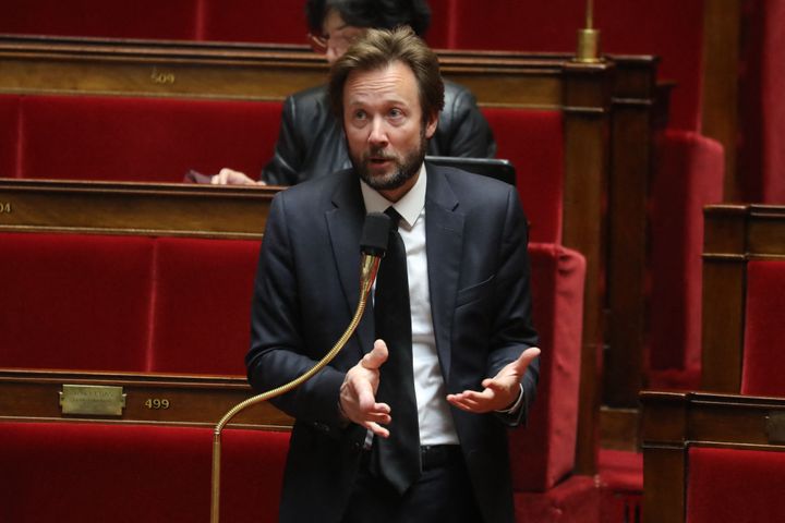 Boris Vallaud lors d'un débat sur un texte de loi concernant l'urgence sanitaire, le 21 mars 2020, à l'Assemblée nationale à Paris. (LUDOVIC MARIN / AFP)