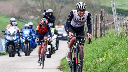 Tadej Pogacar à l'attaque dans le Keutenberg sur l'Amstel Gold Race, dimanche 16 avril. (VINCENT JANNINK / AFP)