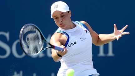 Ashleigh Barty lors des demi-finales face à Angelique Keber au WTA 1000 de Cincinnati, le 21 août 2021, à Mason, dans l'Ohio.&nbsp; (MATTHEW STOCKMAN / AFP)