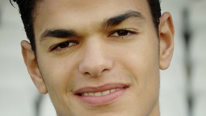 Hatem Ben Arfa, alors &acirc;g&eacute; de 18 ans, lors de la pr&eacute;sentation de l'&eacute;quipe de l'Olympique lyonnais, le 3 ao&ucirc;t 2005. (JEAN-PHILIPPE KSIAZEK / AFP)