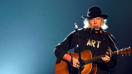 Neil Young en concert aux MusiCare, le 6 février 2015 à Los Angeles.
 (Frazer Harrison / GETTY IMAGES NORTH AMERICA / AFP)