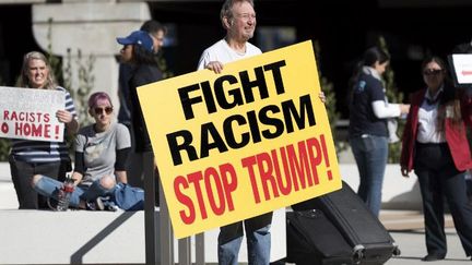 Manifestant anti-Trump à l'aéroport de Los Angeles le 29 janvier 2017 contre le #MuslimBan. (Ronen Tivony / NurPhoto)