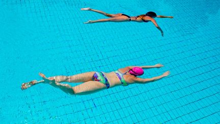 La piscine Wilmersdorf à Berlin, en Allemagne,  le 20 juin 2021. (CHRISTOPH SOEDER / DPA / AFP)