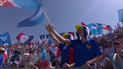 Plus que tous les autres, les fans tricolores donnent de la voix à chaque épreuve. Un soutien de poids pour les athlètes français.