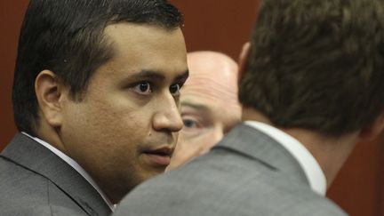 George Zimmerman et son avocat Mark O'Mara, au tribunal de Sanford, en Floride (Etats-Unis), le 29 juin 2012. (JOE BURBANK / REUTERS)