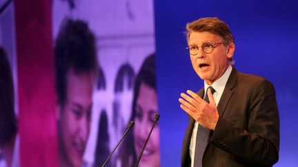 Vincent Peillon, candidat à la primaire de gauche, à Paris le 2 mai 2016. (JEAN-BAPTISTE QUENTIN / MAXPPP)