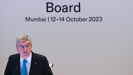 Le président du Comité international Olympique, Thomas Bach, le 12 octobre 2023, lors de la cession du CIO à Bombay (INDRANIL MUKHERJEE / AFP)