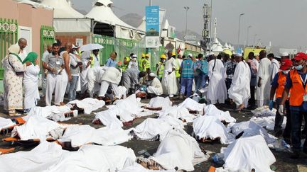 Selon le dernier bilan fourni par la d&eacute;fense civile, le 25 septembre 2015, 717 personnes ont p&eacute;ri et 863 ont &eacute;t&eacute; bless&eacute;es dans la bousculade &agrave; La Mecque (Arabie saoudite).&nbsp; (AFP)