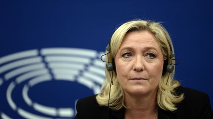 La pr&eacute;sidente du FN, Marine Le Pen, au Parlement europ&eacute;en, &agrave; Strasbourg, le 10 juin 2015. (FREDERICK FLORIN / AFP)