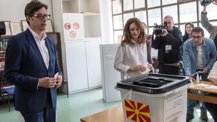 Stevo Pendarovsi, candidat des sociaux-démocrates à l'élection présidentielle en Macédoine du Nord. (ROBERT ATANASOVSKI / AFP)