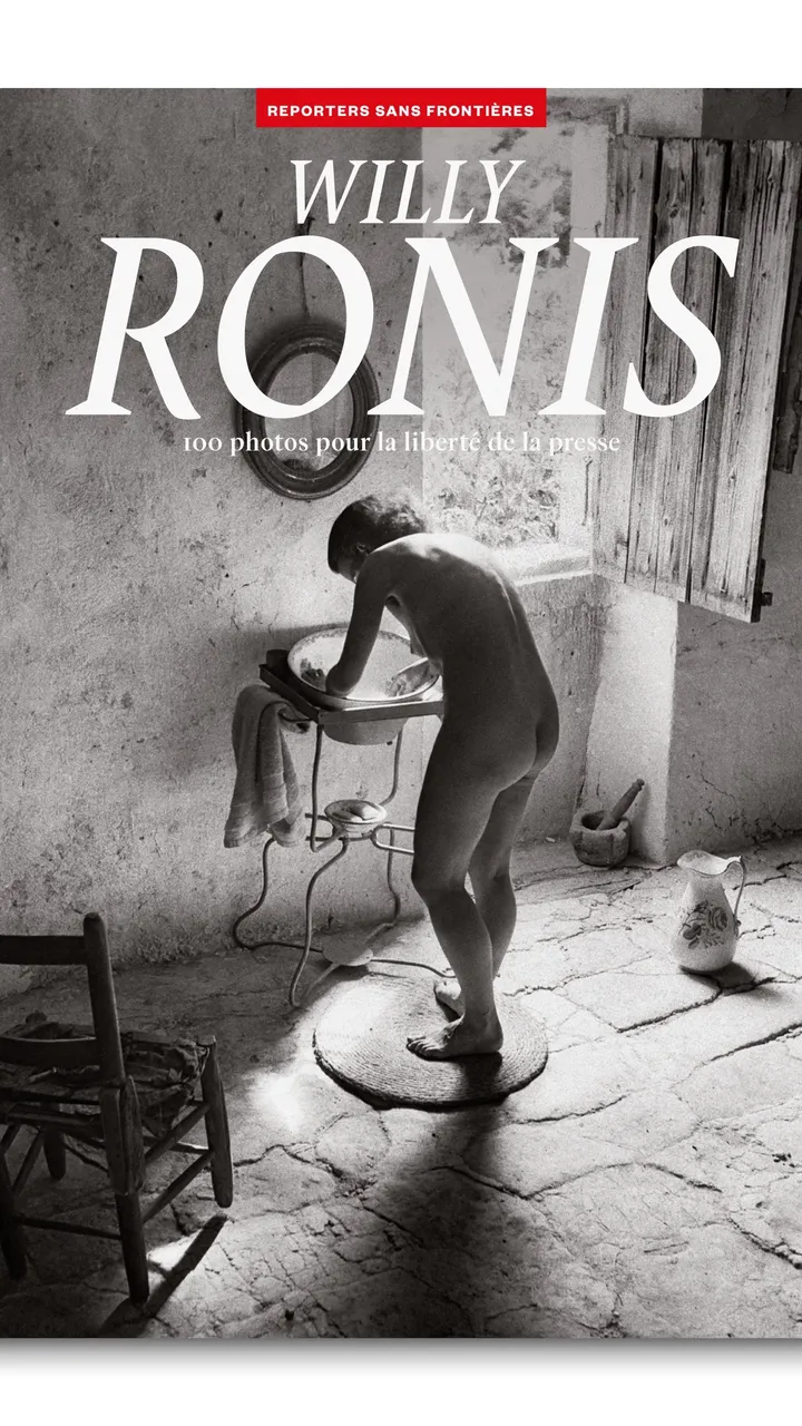 L'un des célèbres clichés de Willy Ronis en couverture de la 75e édition de l'album pour la liberté de la presse de RSF qui lui est consacré. (RSF)