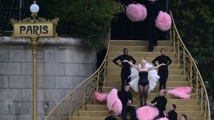 La chanteuse Lady Gaga lors de la cérémonie d'ouverture des Jeux olympiques, à Paris, le 26 juillet 2024. (ARIS MESSINIS / AFP)