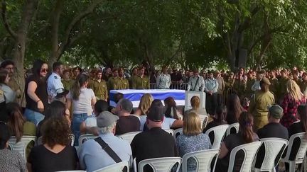 Un drone du Hezbollah a touché une base militaire au nord d'Israël, dimanche 13 octobre. La frappe a fait quatre morts et plus de 50 blessés. (France 2)