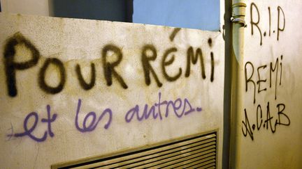 &nbsp; (A Rennes, un mur tagué en hommage à Rémi Fraisse. © Maxppp)