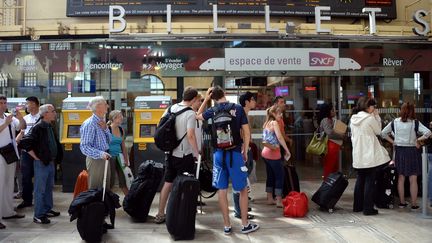 A la gare de Marseille Saint-Charles (Bouches-du-Rh&ocirc;ne), le 13 juin 2013. (ANNE-CHRISTINE POUJOULAT / AFP)