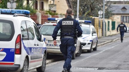 Des policiers interviennent à Bobigny (Seine-Saint-Denis), le 7 février 2019. (MAXPPP)