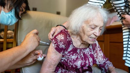 Vaccin contre le Covid-19 : les EHPAD prennent les devants pour préparer la campagne de rappel