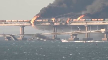 Crimée : un pont stratégique en partie détruit par une explosion