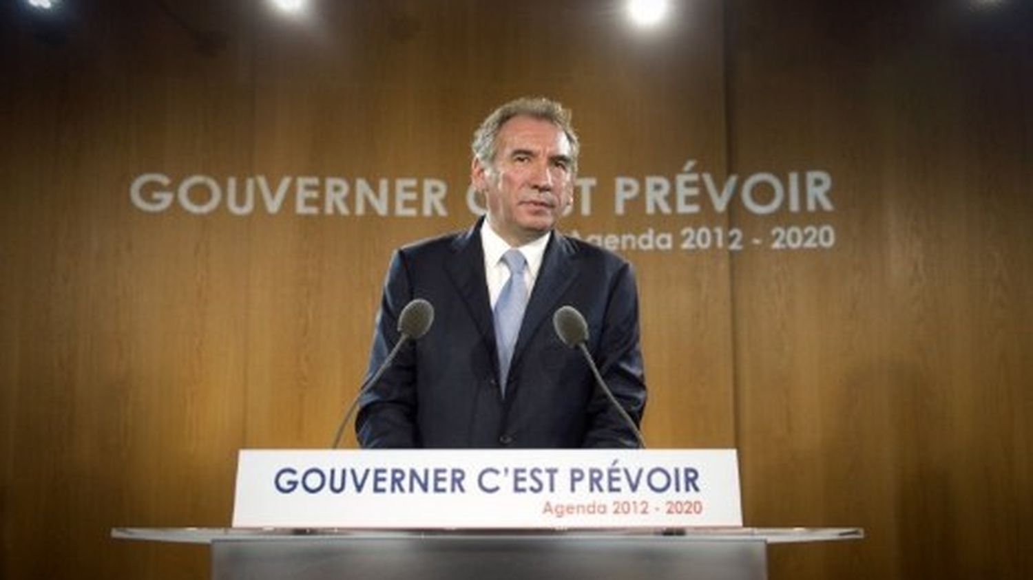 François Bayrou Livre Sa Méthode De Gouvernement