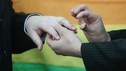 Un couple homosexuel se marie civilement à Jacarei, municipalité de l'État de São Paulo en juin 2011. (NILTON FUKUDA / Agência Estado )